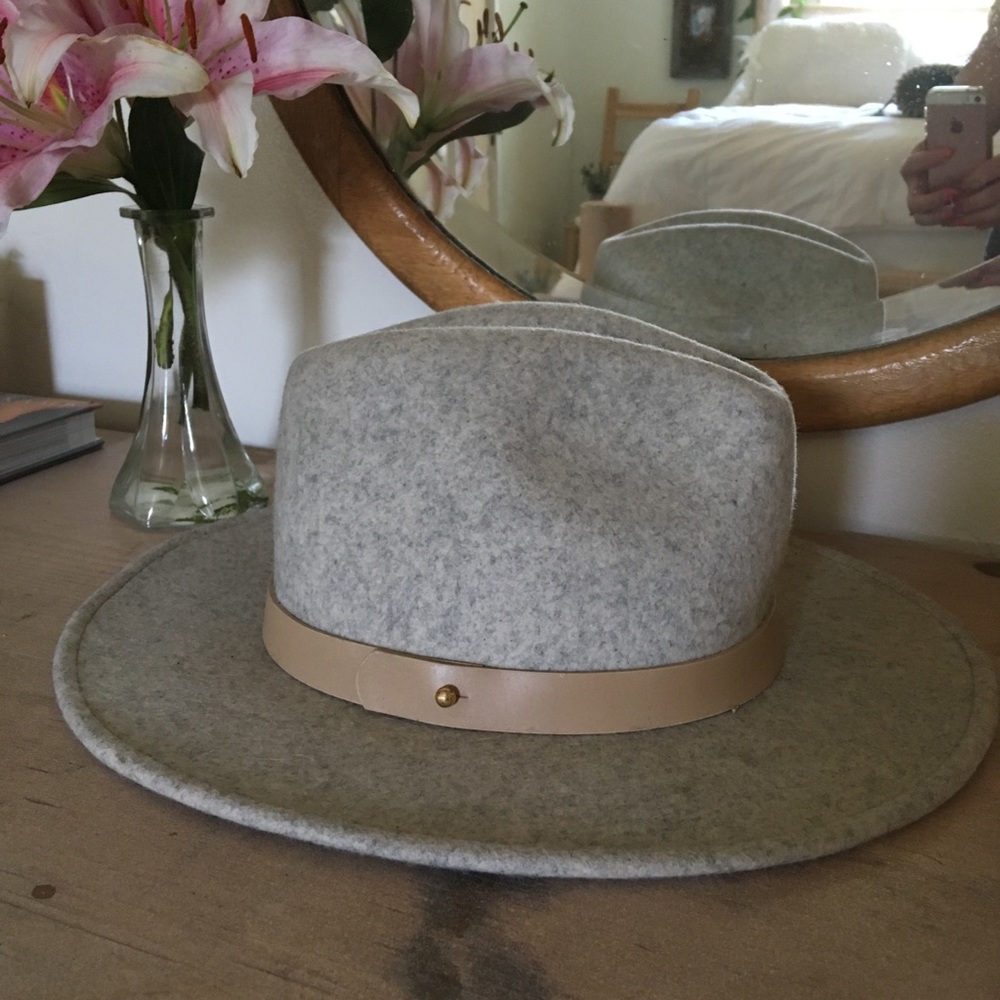 Lack of colour Carlo hat